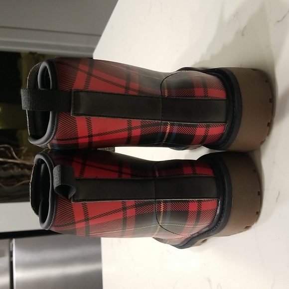 NWT BEAUTIFUL BOOTS - Picture 3 of 8